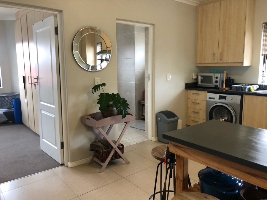 To Let 1 Bedroom Property for Rent in Woodstock Western Cape